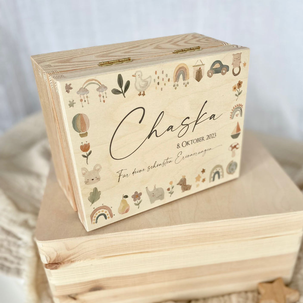 Personalisierte Holzkiste für Babys, Erinnerungsbox mit Deckel, Namen u. Geburtsdatum | Motiv: Tierkranz