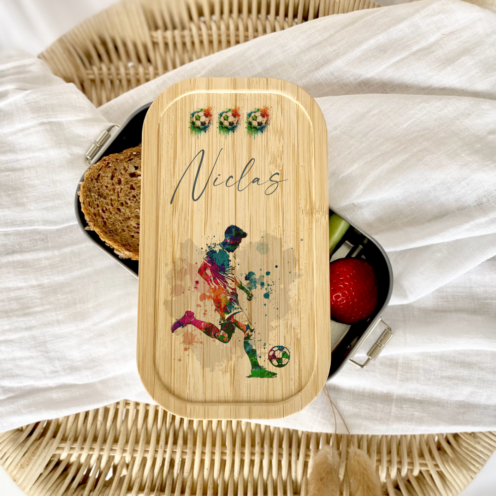 Brotdose "Fußballspieler" wählbar in Edelstahl mit Bambusdeckel und Namen für Kinder | Brotbox mit Fußball Motiv | Personalisiertes Geschenk für Kinder