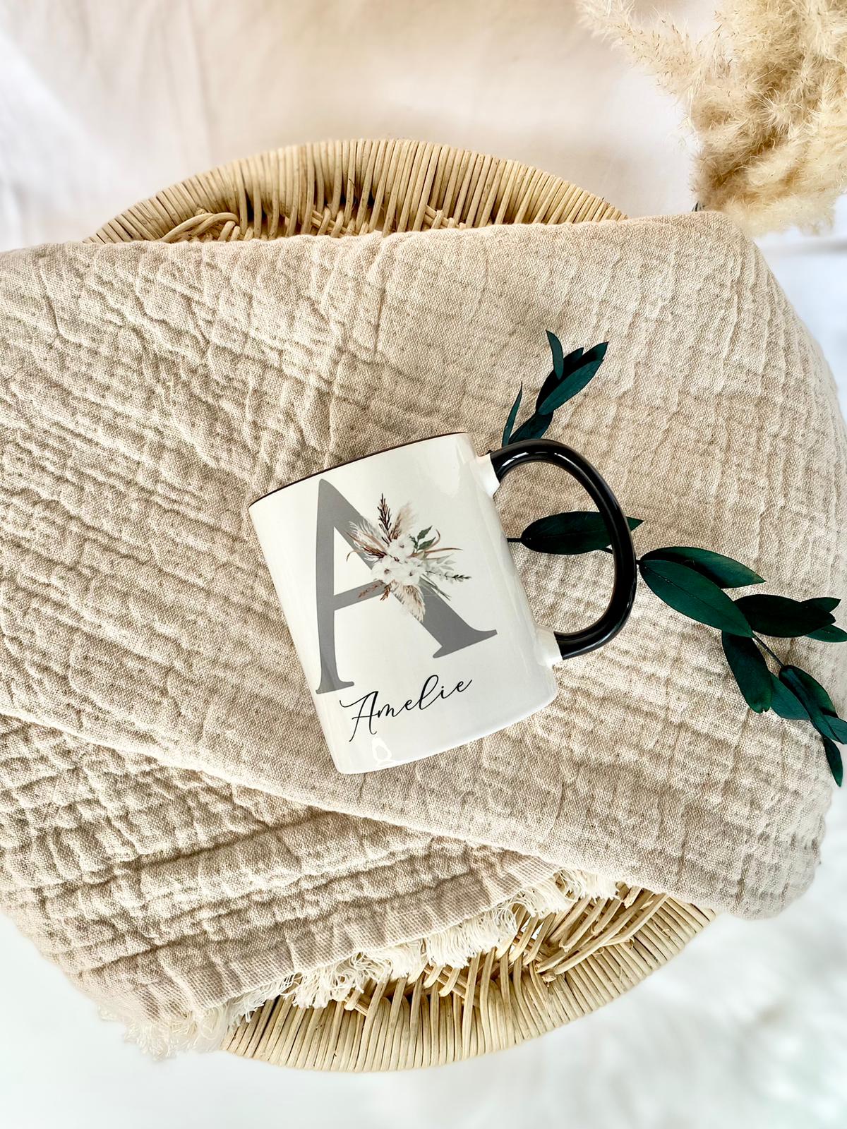 Tasse mit Buchstaben und Namen für Frauen | Keramiktasse mit floralem Motiv