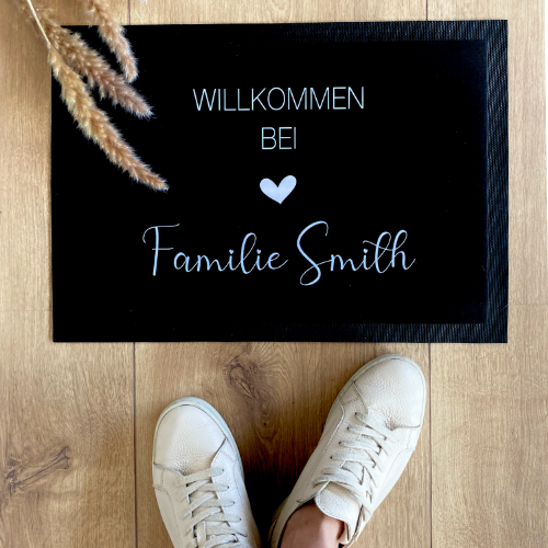 Fußmatte personalisiert mit dem Namen der Familie | Optional als Set mit Türschild erhältlich