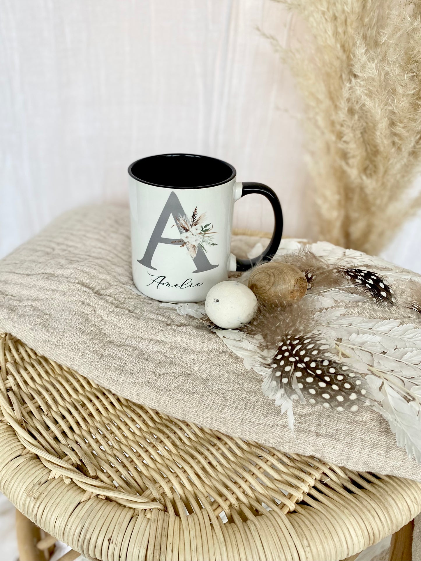 Tasse mit Buchstaben und Namen für Frauen | Keramiktasse mit floralem Motiv