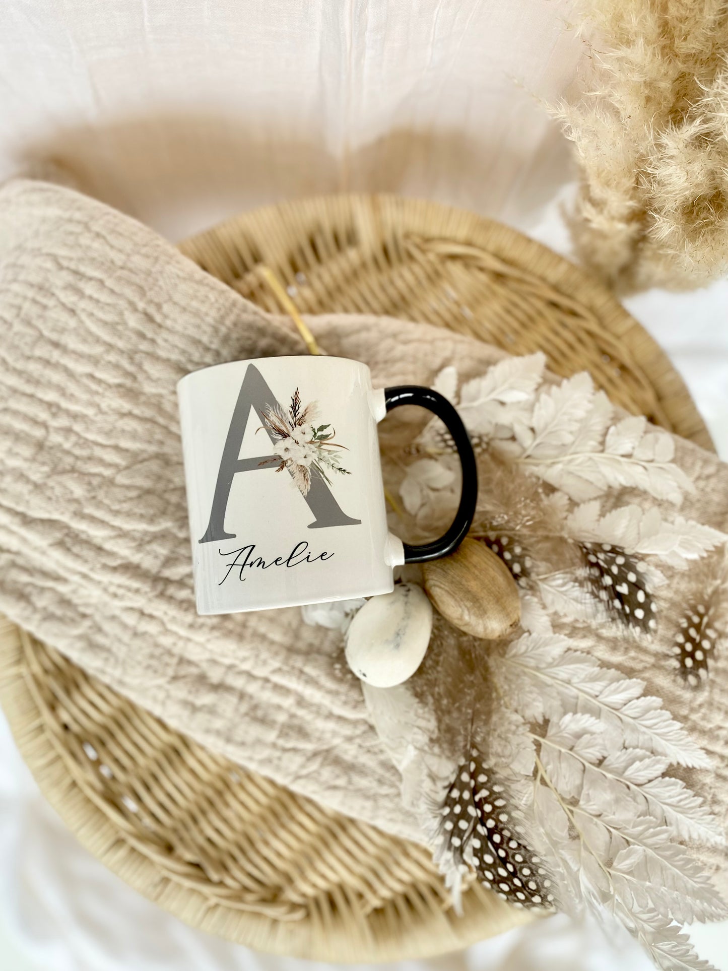 Tasse mit Buchstaben und Namen für Frauen | Keramiktasse mit floralem Motiv