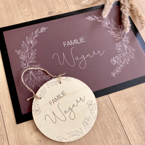 Personalisierte Fußmatte Floral mit dem Namen der Familie | Optional als Set mit Türschild erhältlich