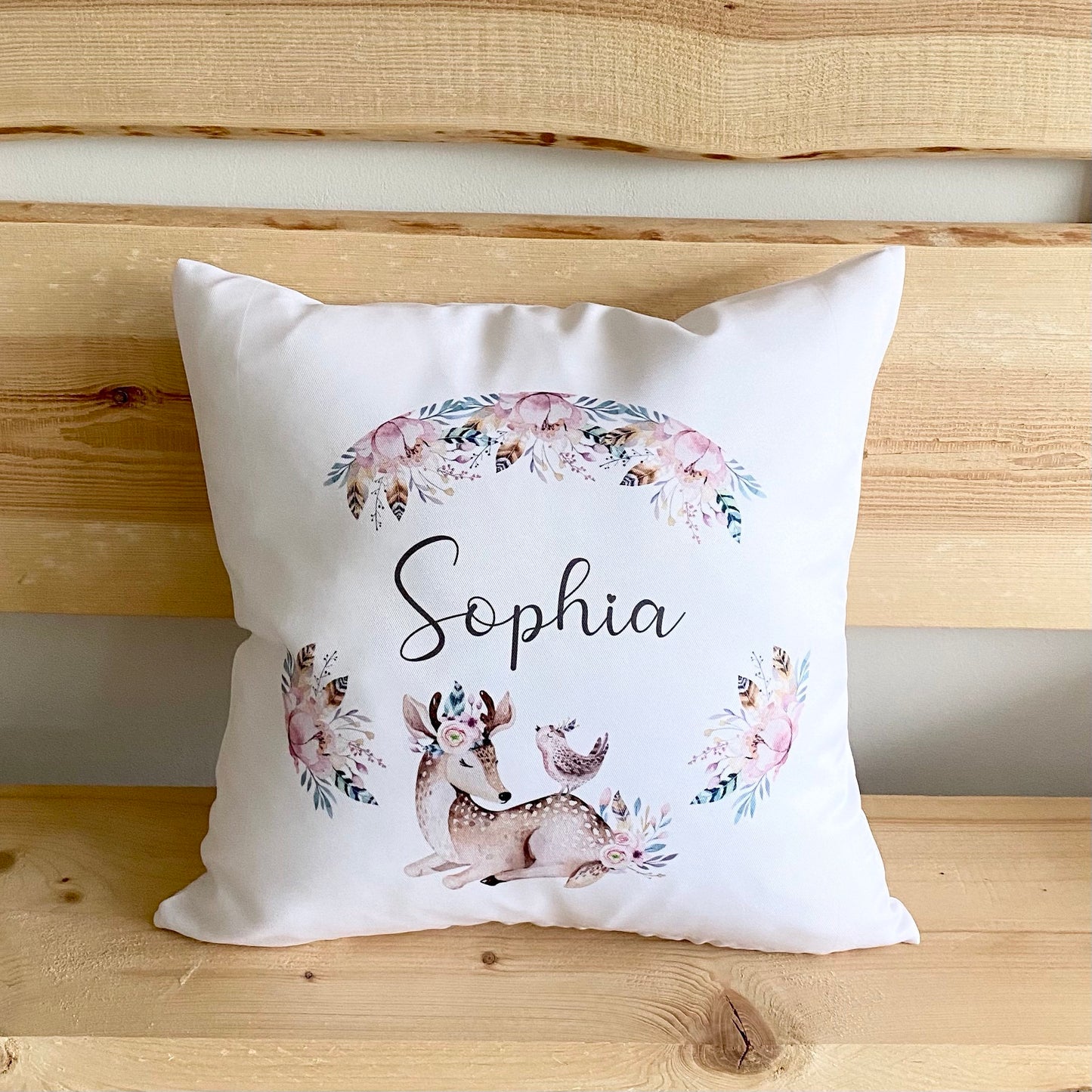 Boho Kissengeschenk für Kinder | Personalisiertes Kissen mit Motiv Reh | Besondere Geschenkidee für Babys u. Kinder zur Geburt u. Taufe | Perfekte Deko für das Kinderzimmer | 4 Motivvarianten zur Auswahl