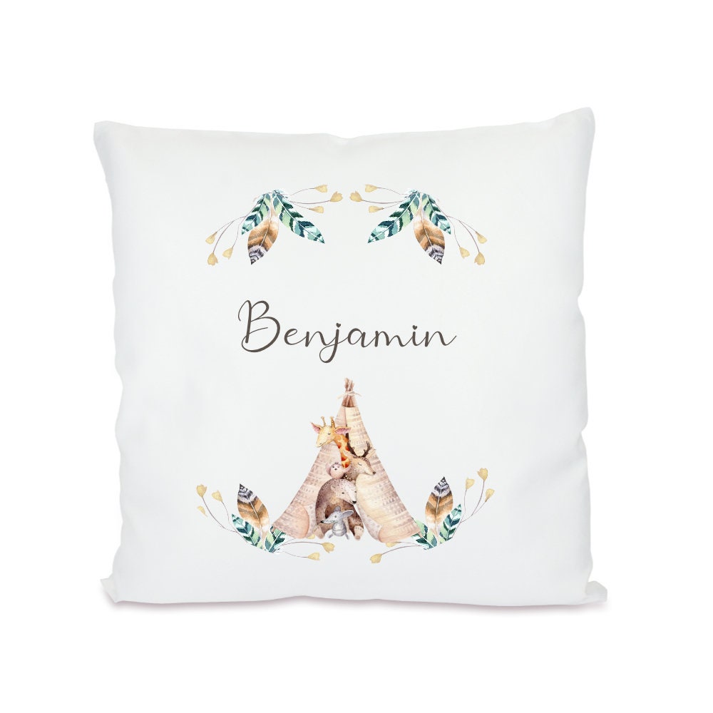 Kissen für Jungen. Geschenk mit Namen und Tieren.
