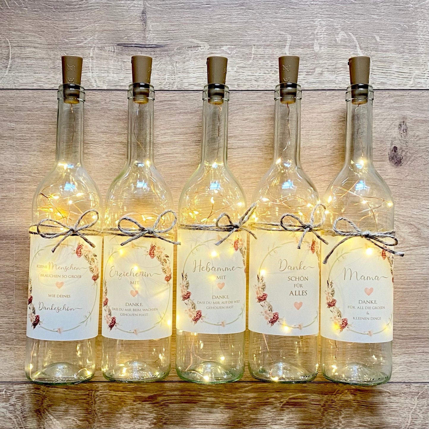 Flaschenlicht mit Spruch "Kleine Menschen" | Glasflasche mit originellen Spruch für die Erzieherin und Hebamme | Schönes Geschenk um Danke zu sagen | 6 Motivvarianten zur Auswahl