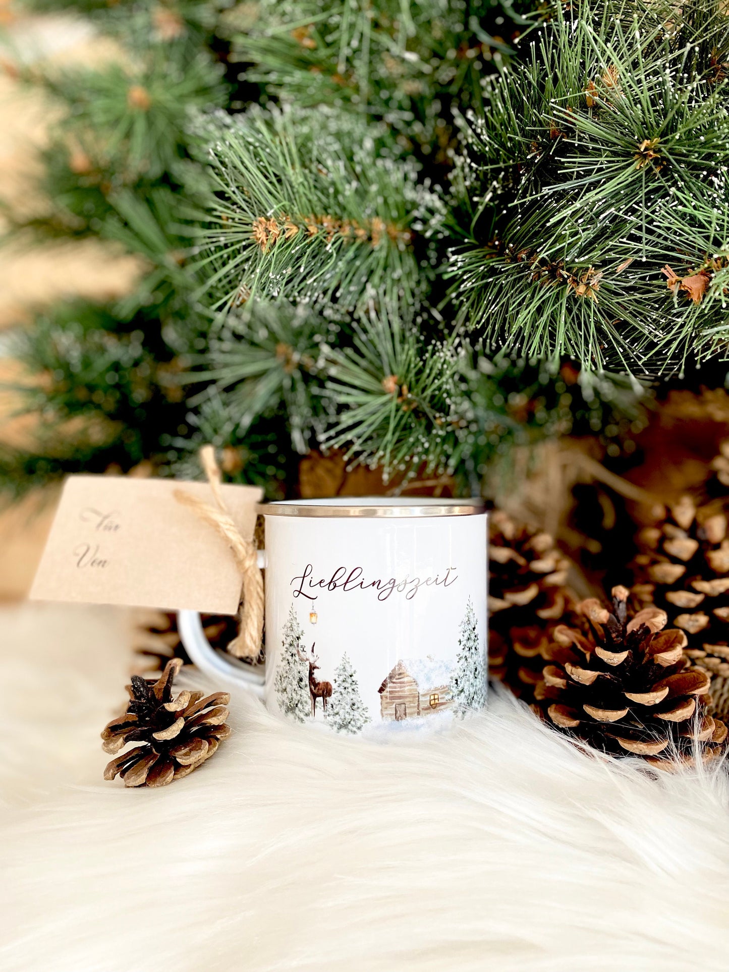 Tasse "Lieblingszeit" | Besonderes Tassengeschenk mit Anhänger zum Beschriften | Perfekte kleine Geschenkidee zu Weihnachten