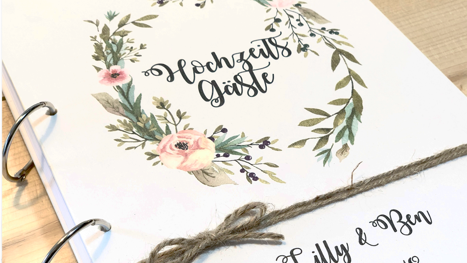 Handgefertigte Erinnerungsalben aus Holz