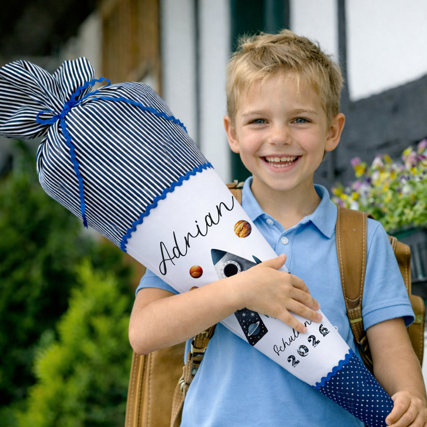 Raketen Schultüte Weltall | Personalisiert mit dem Namen und Buchstaben für Jungen | Optional mit Füllkissen und Spitzenschutz