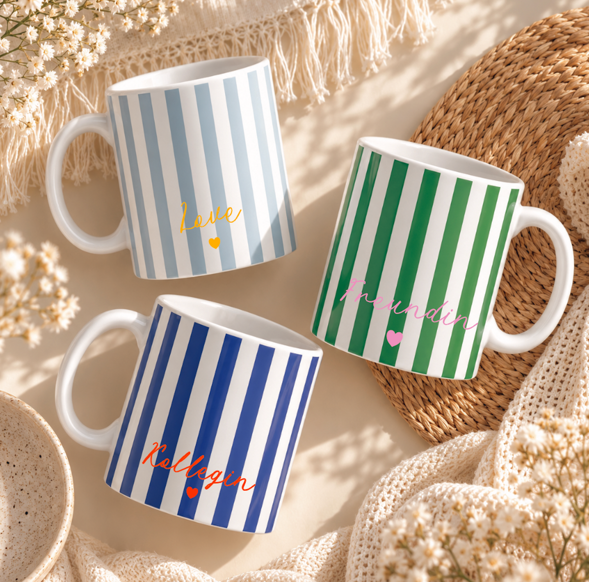 Personalisierte Keramiktasse mit Name – gestreifte Tasse mit Herz