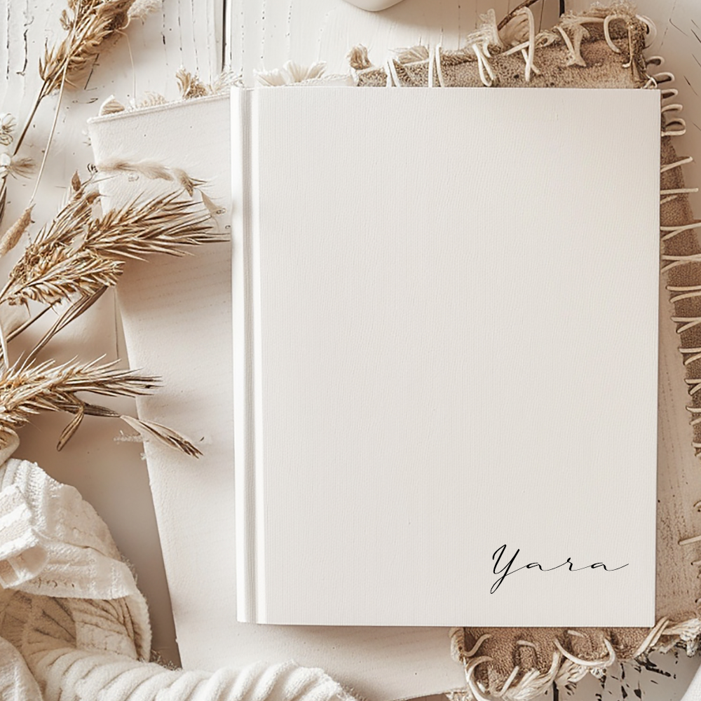 Personalisierter Terminplaner 2027 Din A5 | Minimalistischer Buchkalender mit Name | Weißes Hardcover – Manufaktur Liebevoll