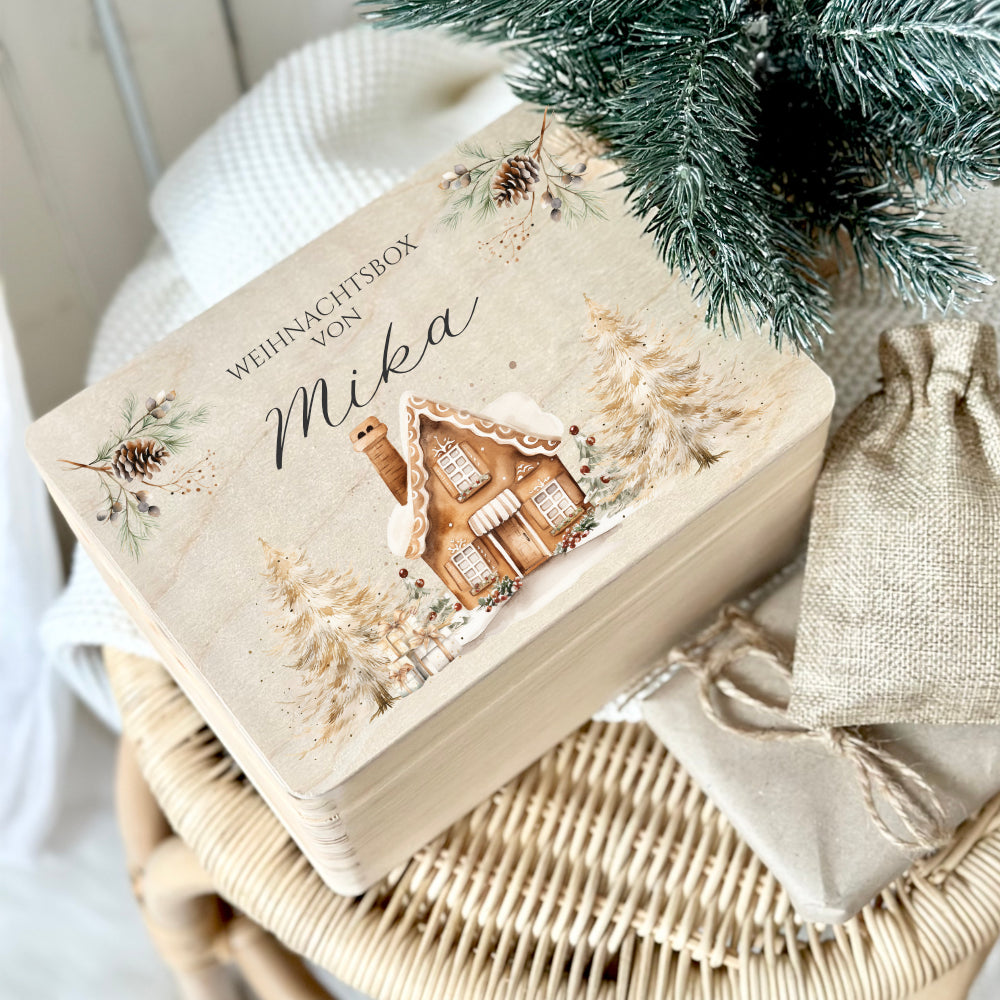 Weihnachtliche Geschenkbox aus Holz mit Namen – Manufaktur Liebevoll