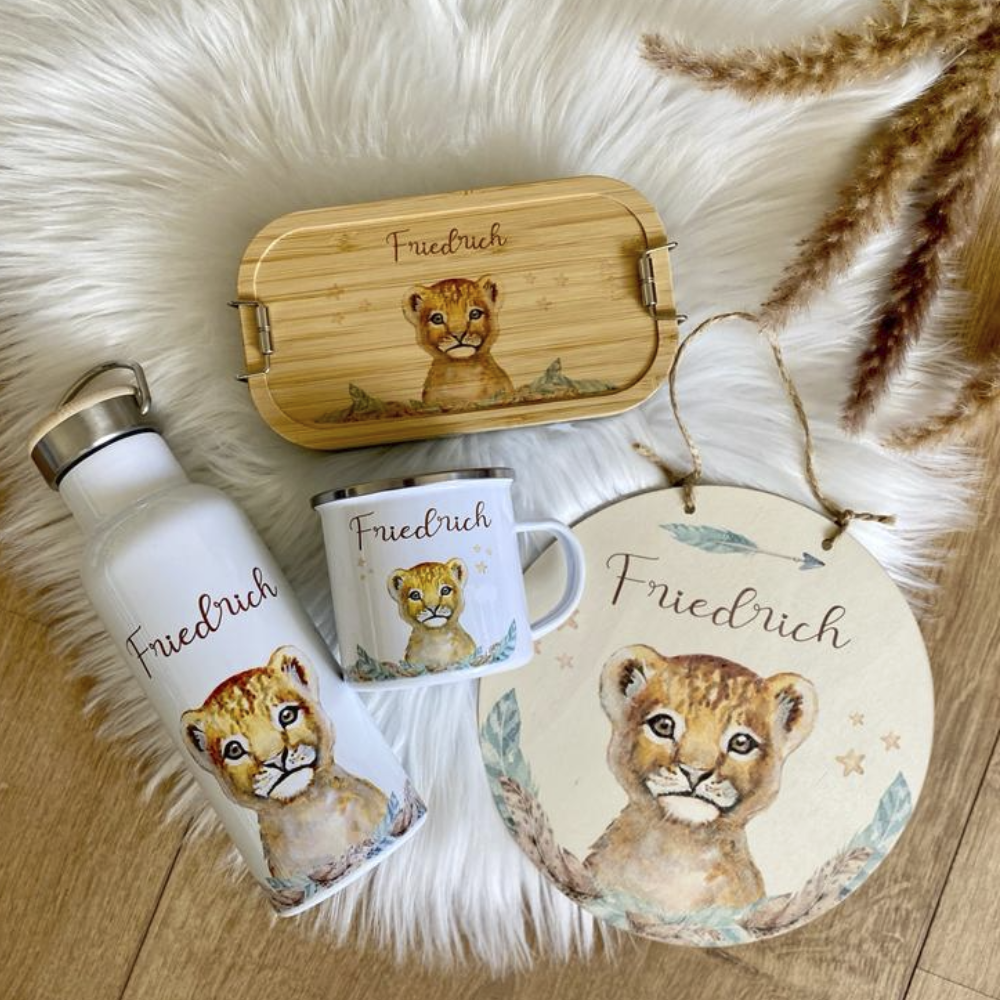 Serie Löwe mit Namen für Kinder als Geschenk 