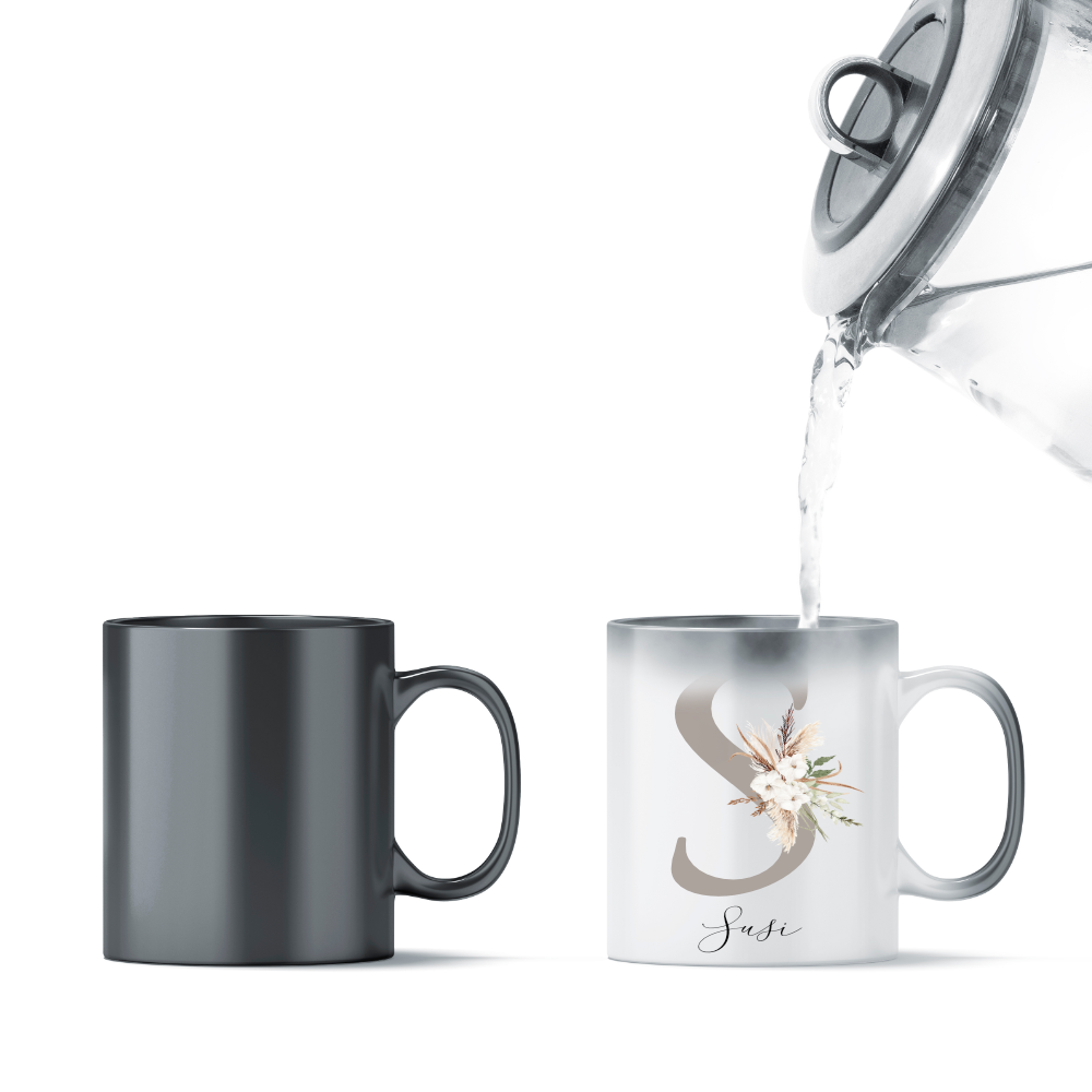 Zaubertasse Magic | Personalisierte Tasse mit Farbwechsel | Geschenk mit Namen u. Buchstaben | Kaffeetasse mit Monogramm für Sie