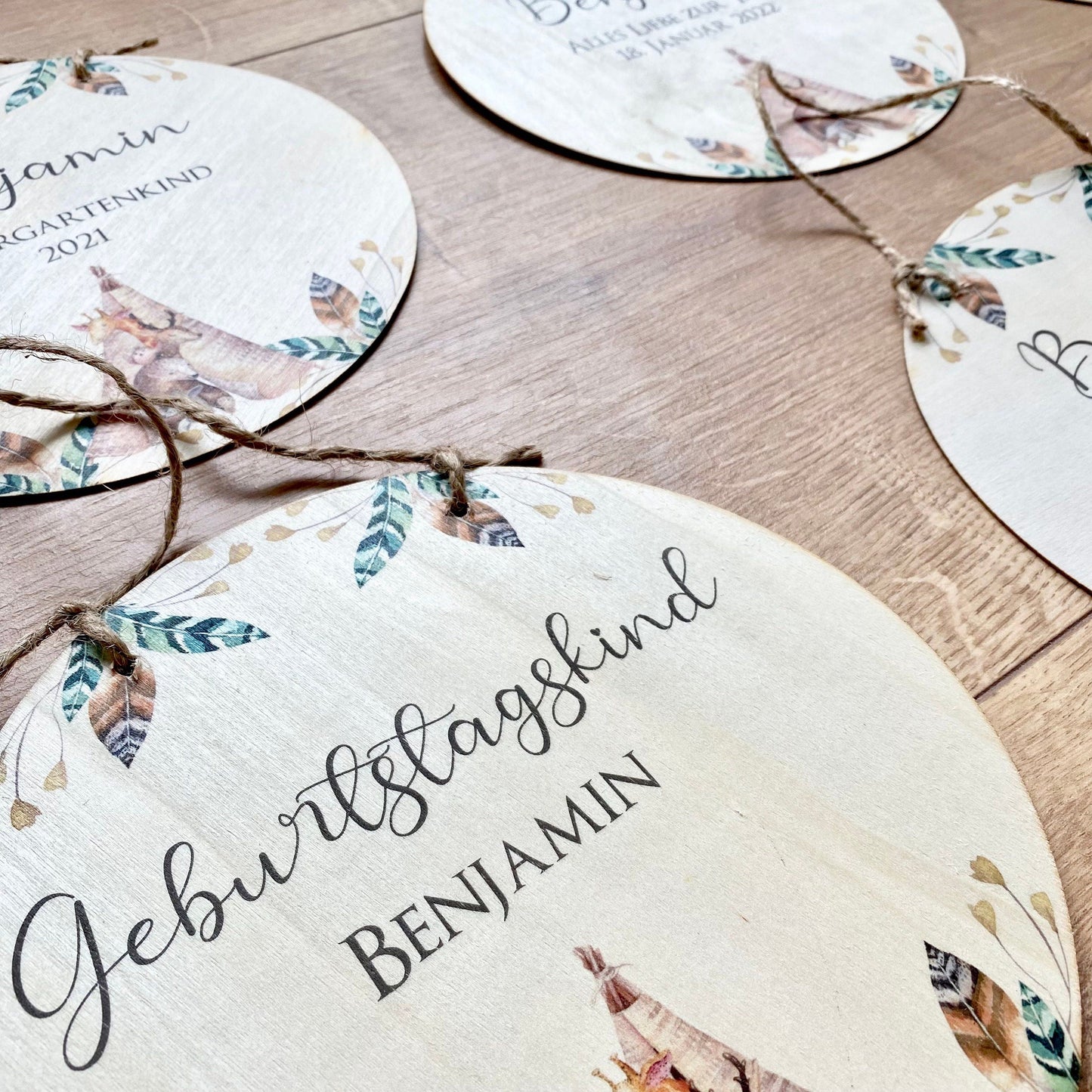 Personalisiertes Namensschild für Kinder zum Geburtstag | Kreative Geburtstagsdeko für Jungen u. Mädchen | Tolles Geschenk zum Kindergeburtstag | 2 Motivvarianten