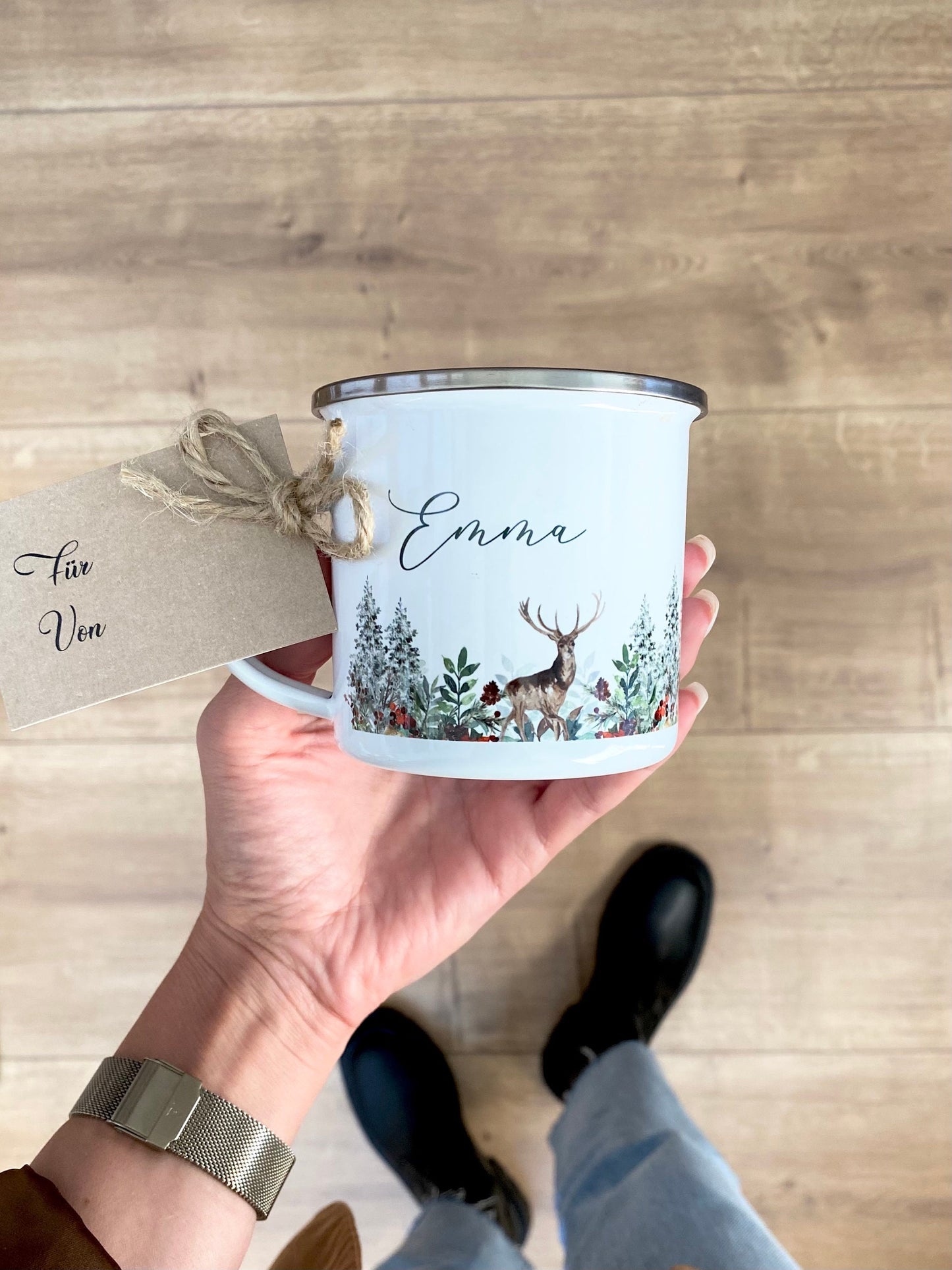 Weihnachtliche Tasse mit Namen und Geschenkanhänger | Tolles Tassengeschenk zu Weihnachten verschenken | Emailletasse mit Rentier