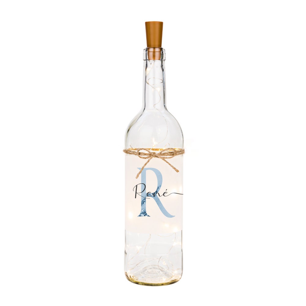 Flaschenlicht "Buchstabe" mit dem Namen personalisiert | Originelles Geschenk für Frauen und Männer in Rosa und Blau | 2 Motivvarianten zur Auswahl